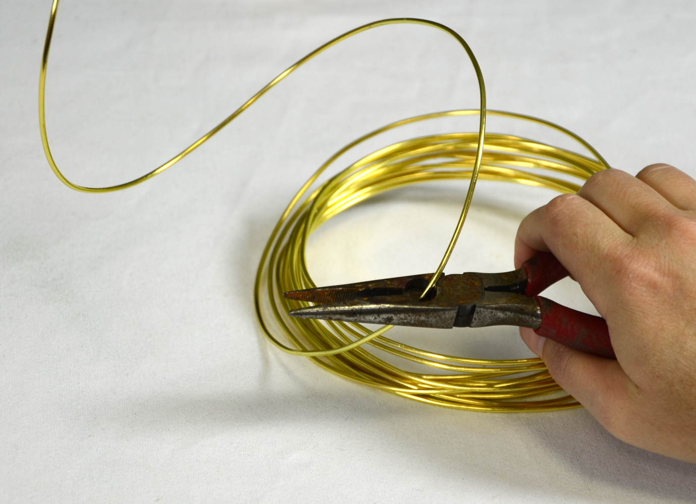  Gold craft wire curls