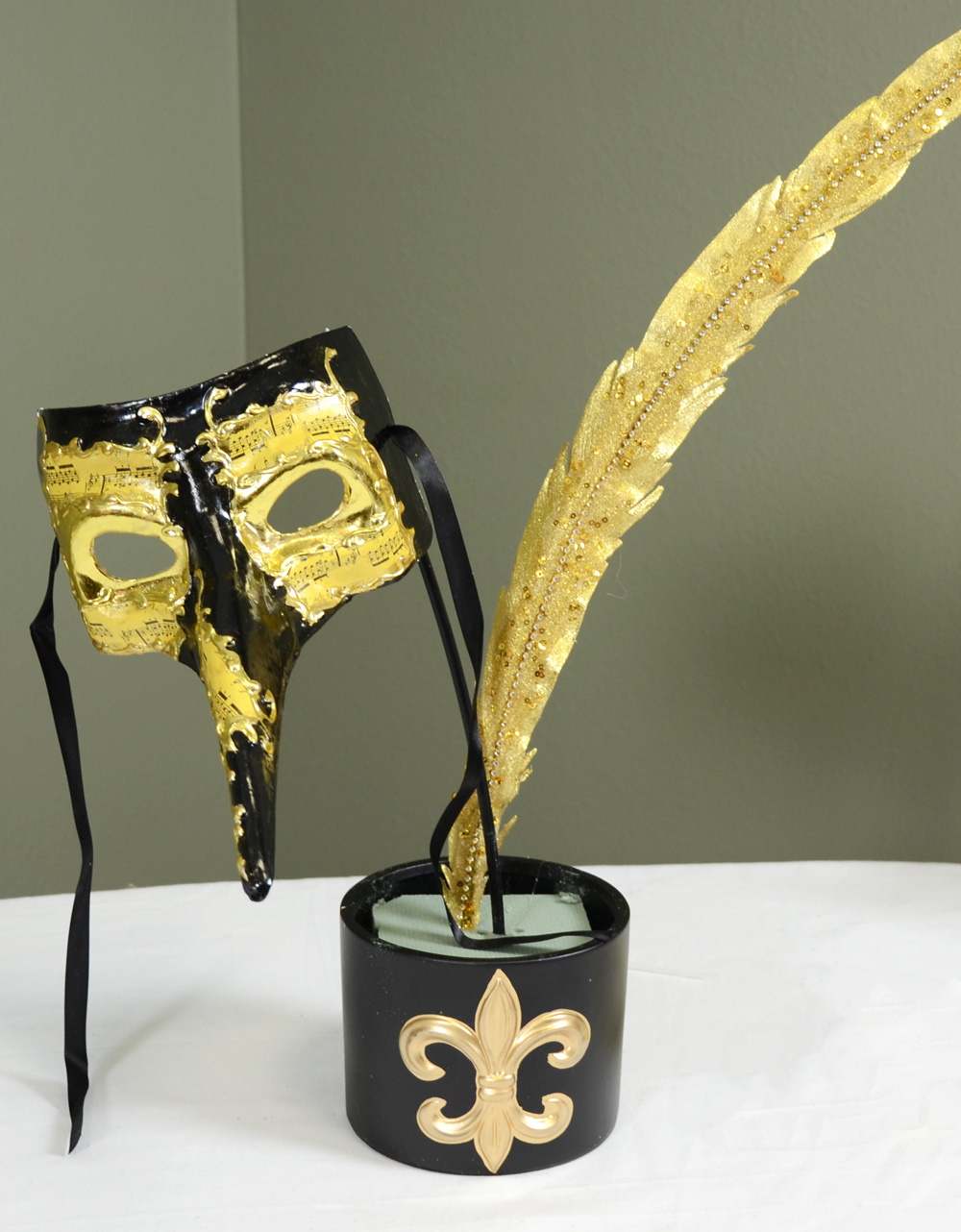 Party Ideas by Mardi Gras Outlet: Black & Gold Masquerade Mask ...