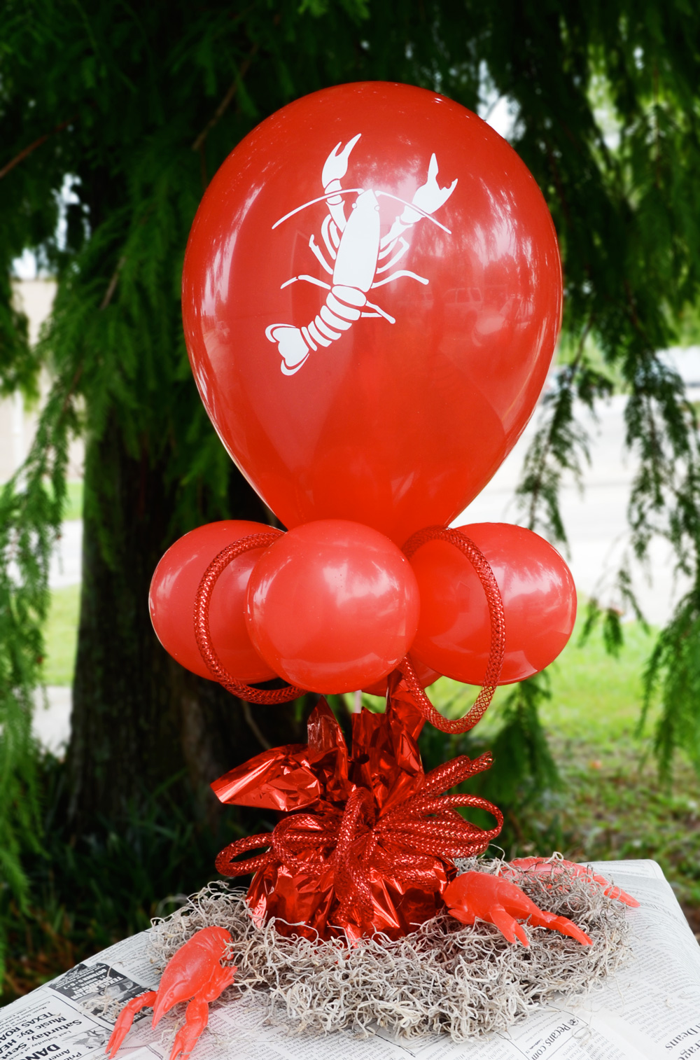  crawfish air-filled balloon centerpiece