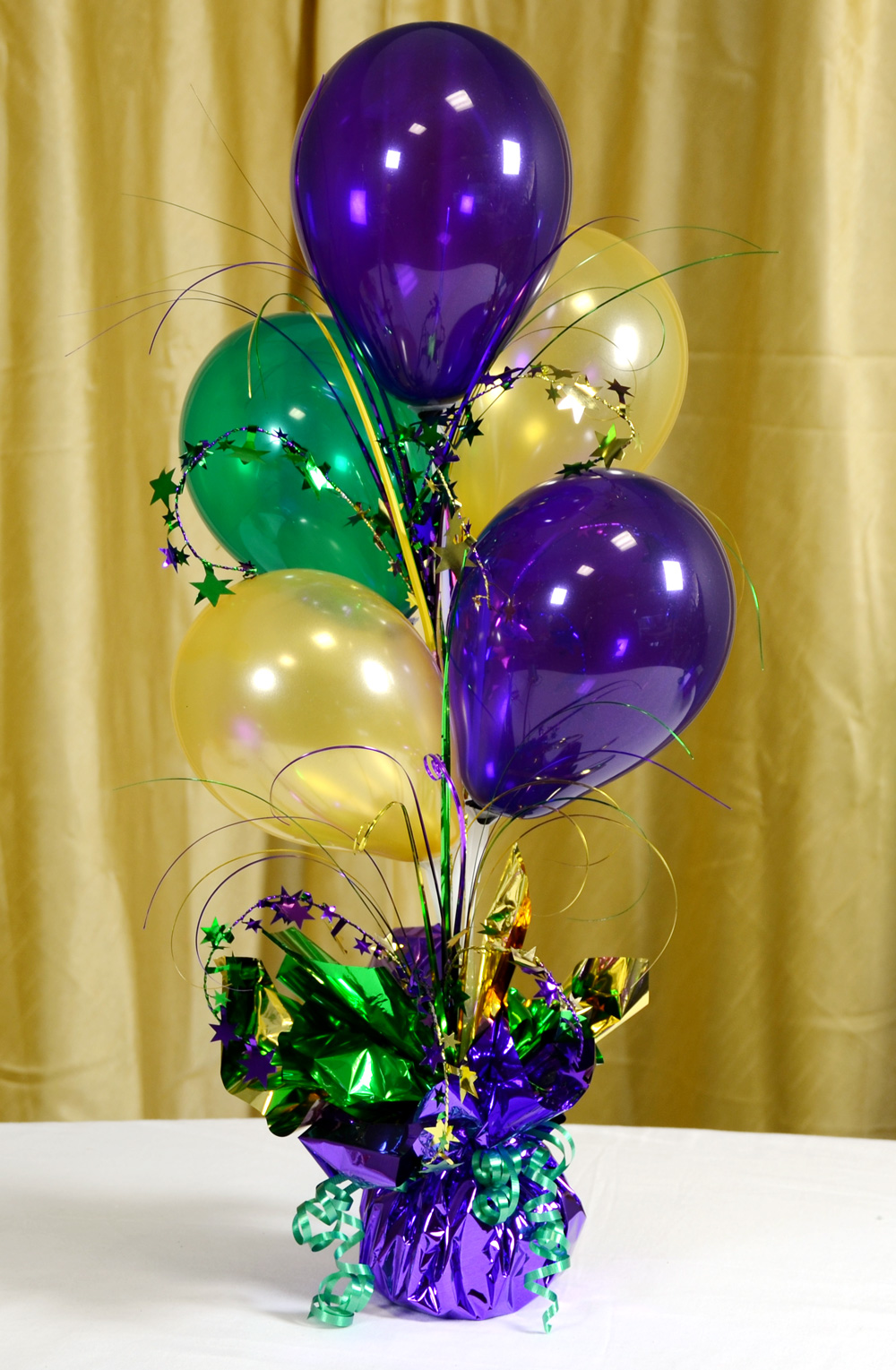 Party Ideas by Mardi Gras Outlet: Air-filled Balloon Centerpieces 