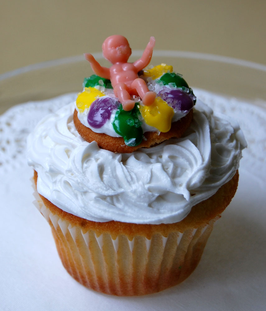 Mini King Cake Cupcakes Recipe