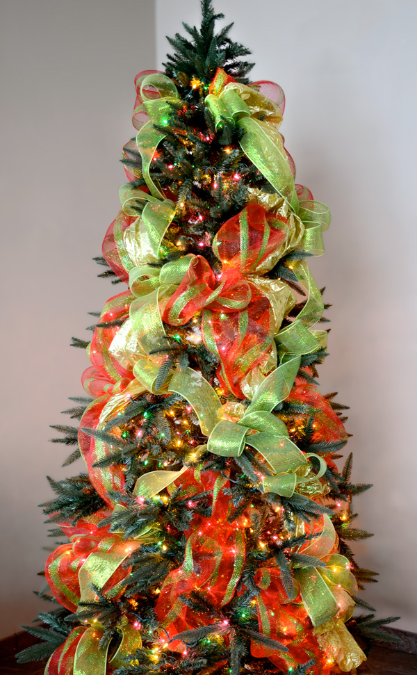 ... Liz: Family Room Christmas Tree Using Deco Mesh Ribbon and Grapevine