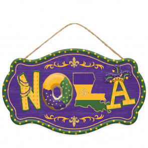 12" Scalloped Wooden Sign: NOLA 